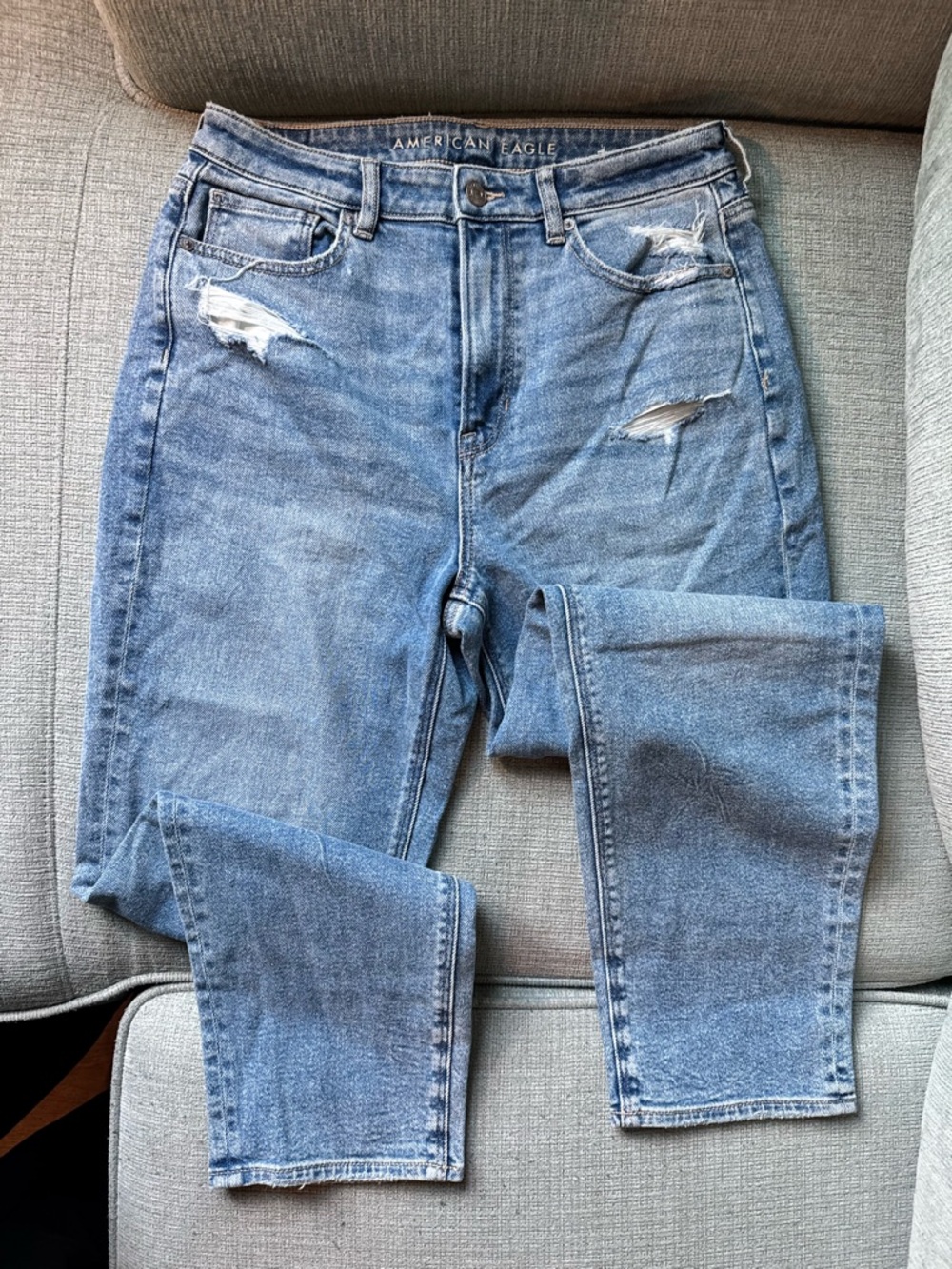 American Eagle Outfitters High-Rise Distressed Jeans - Light Blue Wash